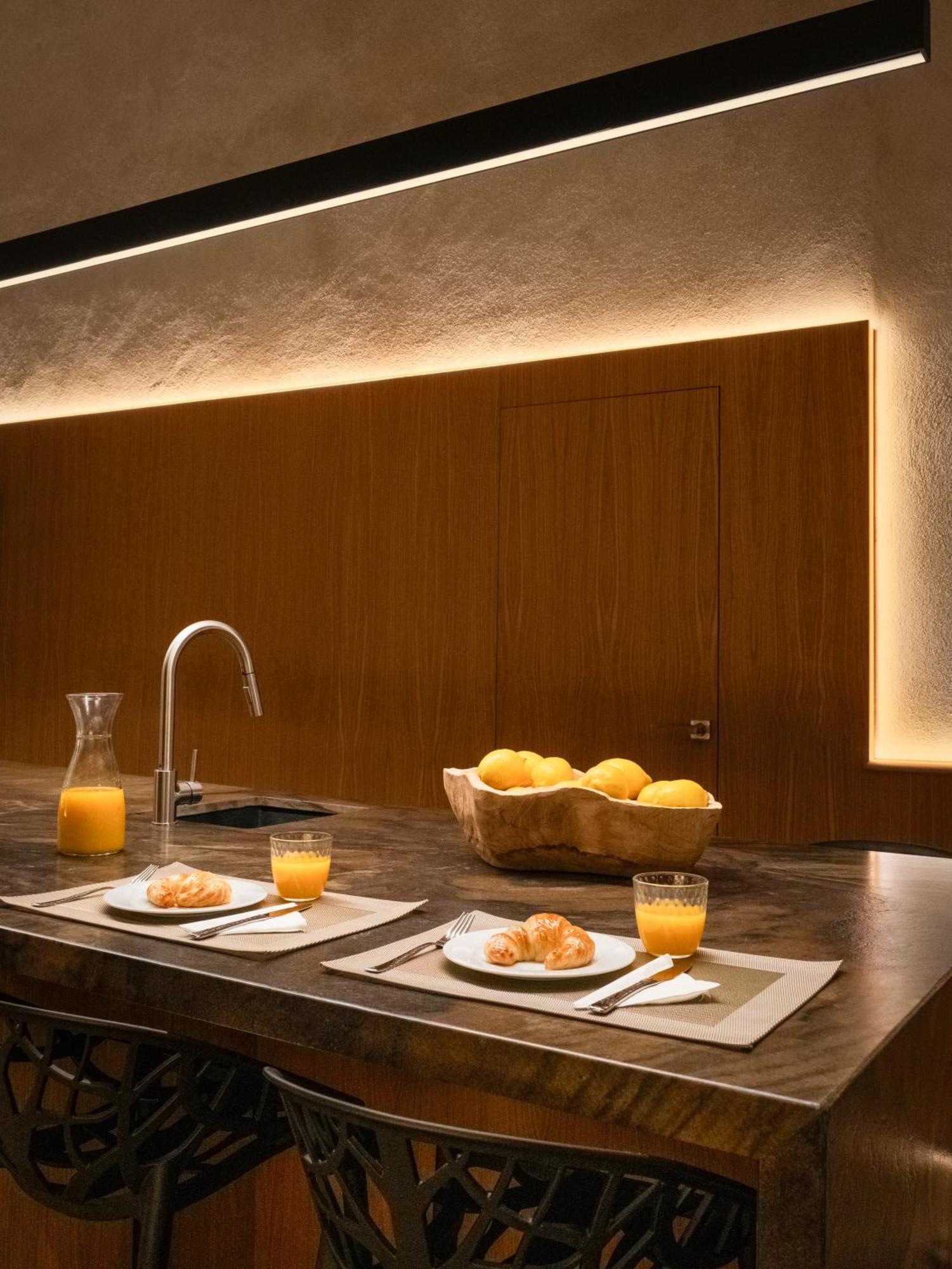 City Center - Avenue Luxury Apartment - Private Free Parking Sevilla Exterior foto